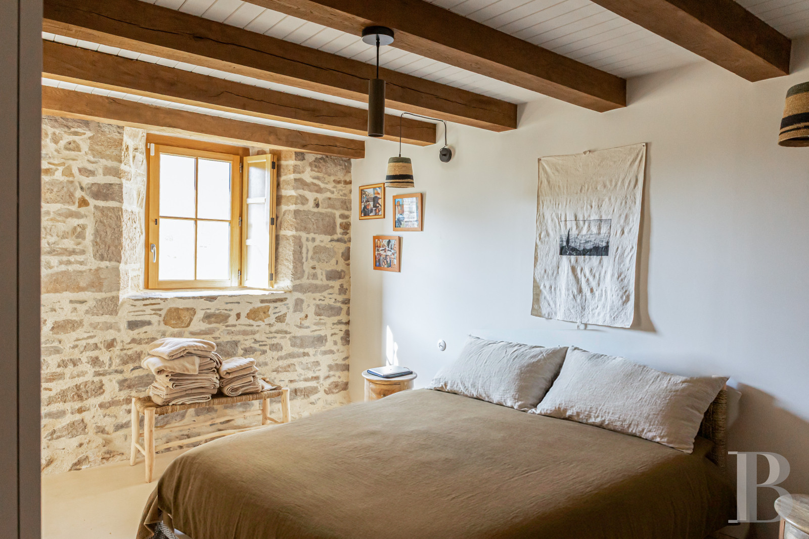 A late 16th-century manor house in the heart of a village near the Pink Granite Coast in the Trégor region - photo  n°17